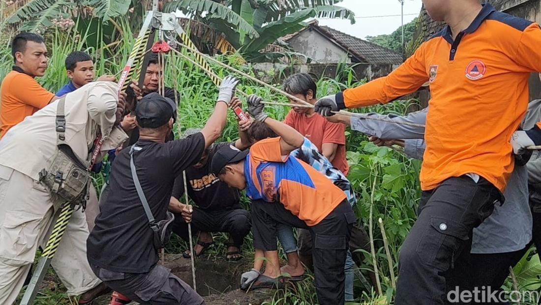 Petani di Boyolali Selamat Setelah Terperosok ke Sumur Tua Saat Cari Rumput